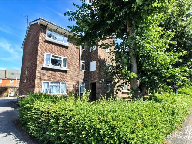 Flat for sale in Enborne, West Berkshire