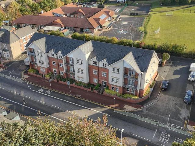 Flat for sale in Deckham, Gateshead