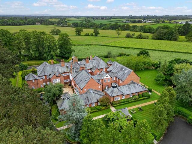 Flat for sale in Great Warford