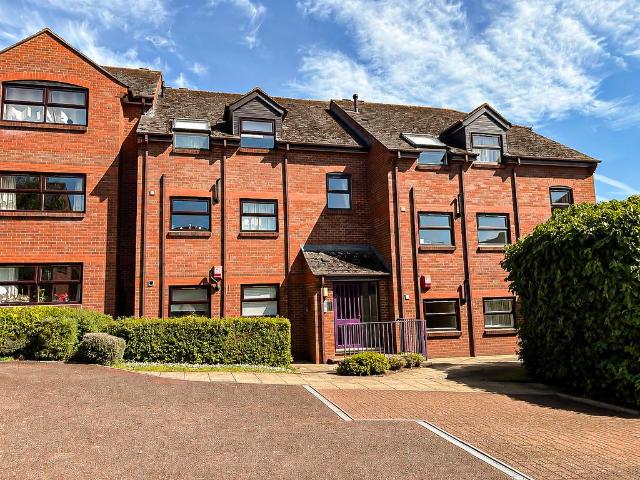 Flat for sale in St Leonards, Watergate
