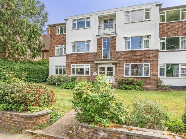 Flat for sale in Royal Borough of Kingston upon Thames, Greater London