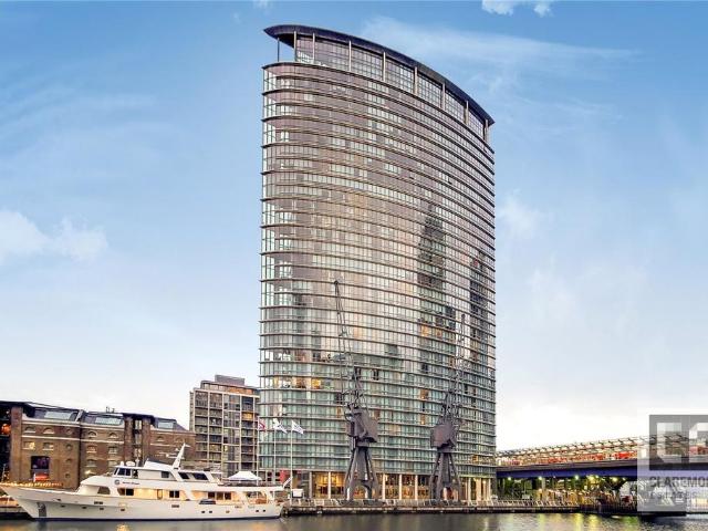 Flat for sale in Canary Wharf, Greater London