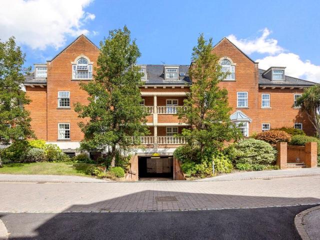 Flat for sale in New Town, Horsham