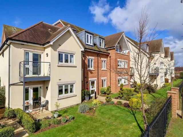 Flat for sale in Penn Bottom, Buckinghamshire