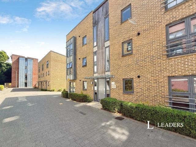 Flat for sale in East Bank, Norfolk