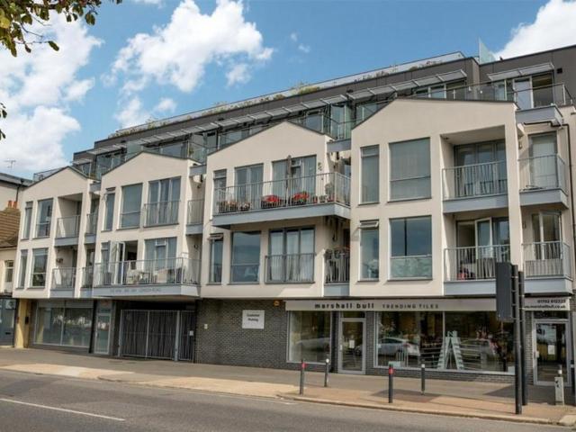 Flat for sale in Alton Barnes, Essex