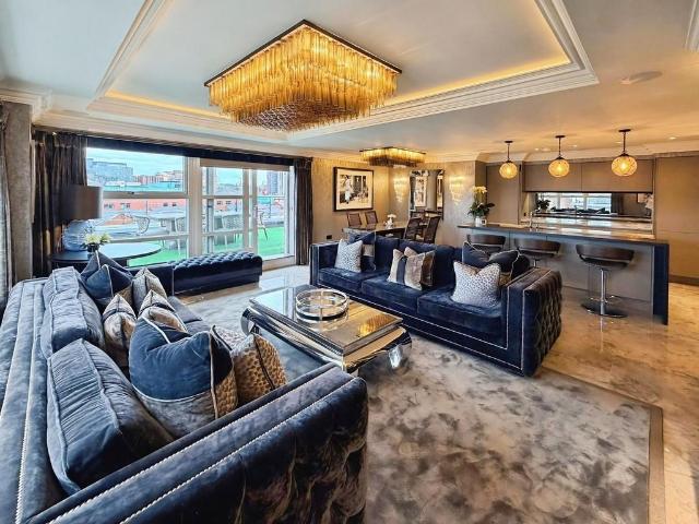 Flat for sale in West Yorkshire