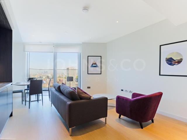 Flat for sale in Limehouse, Greater London