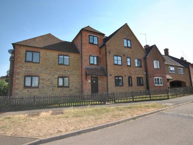 Flat for sale in Moulton