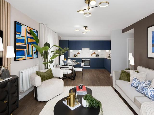 Flat for sale in Harrow Weald, Greater London
