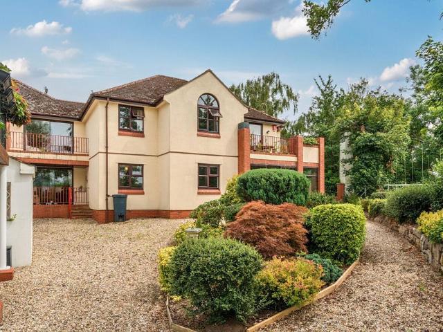 Flat for sale in St Leonards, Watergate
