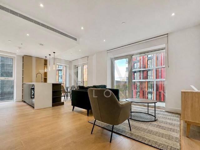 Flat for sale in Shepherd's Bush, Greater London