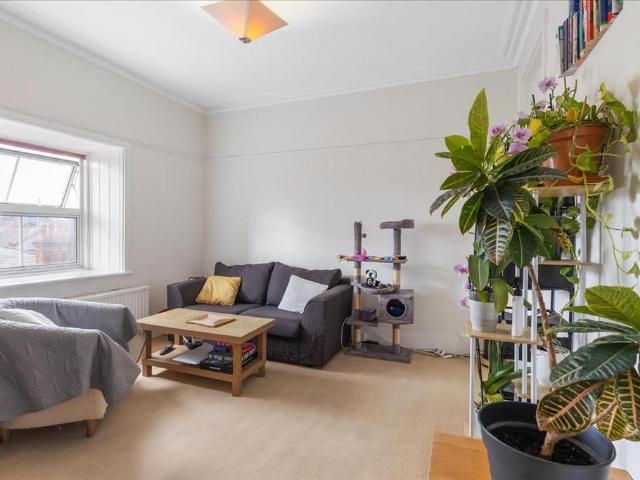 Flat for sale in London Borough of Hammersmith and Fulham, Greater London
