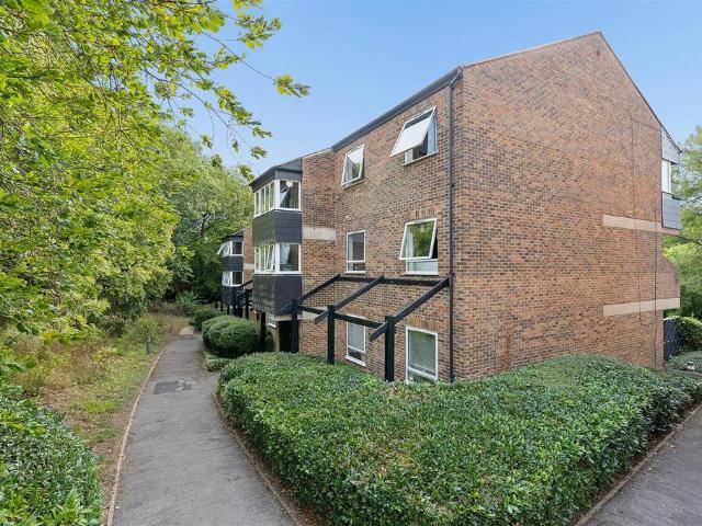 Flat for sale in Ash-cum-Ridley, The Butts