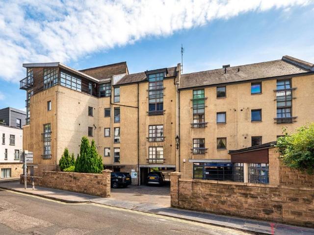 Flat for sale in Canongate, Old Town