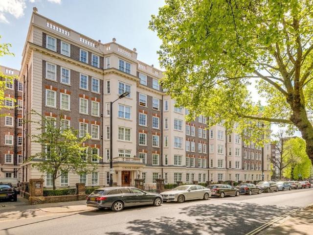 Flat for sale in St. John's Wood, Greater London