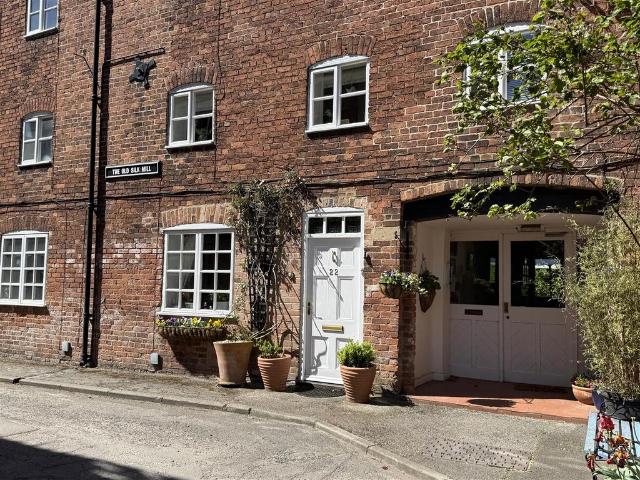 Flat for sale in Alverton, East Midlands