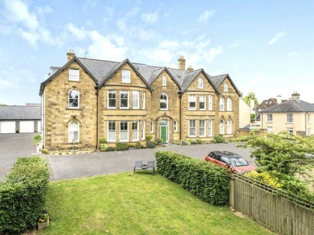 Flat for sale in Yeovil, Somerset