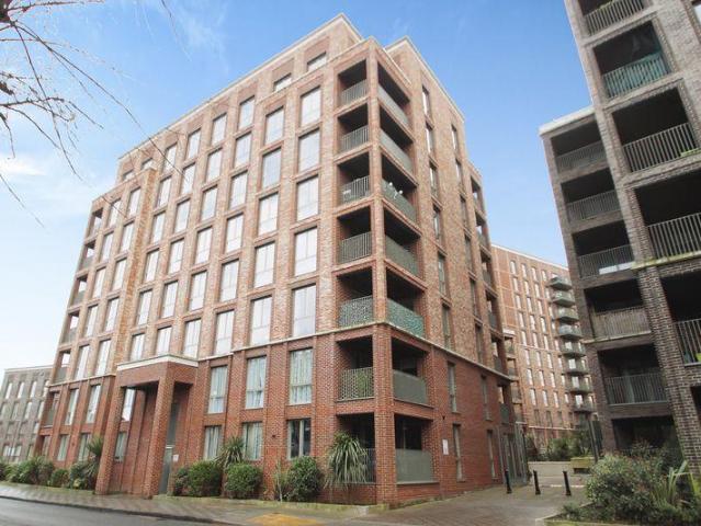 Flat for sale in Kenton, Greater London