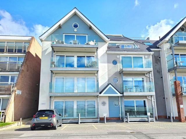 Flat for sale in Lee-on-the-Solent, Middlecroft
