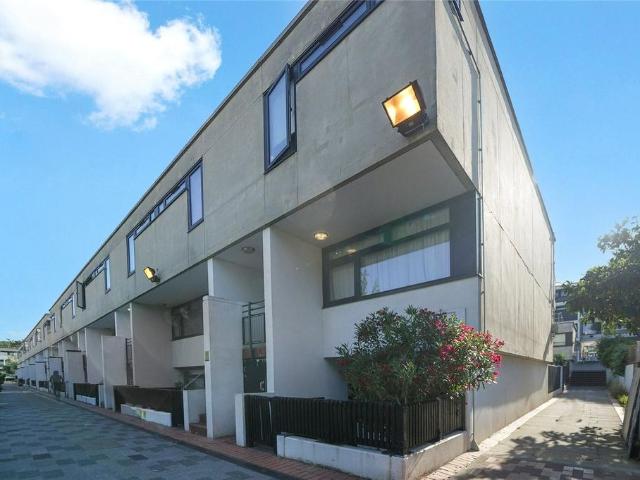 Flat for sale in Kentish Town, Greater London