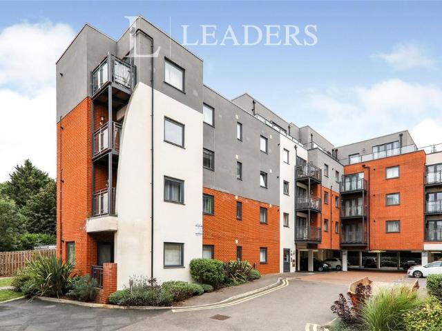 Flat for sale in Guildford Park, Westborough