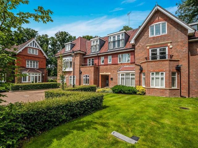 Flat for sale in North Watford, Watford