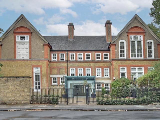 Flat for sale in Greenwich Town Centre, Greater London