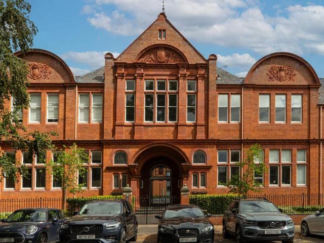 Flat for sale in Milverton, Warwick