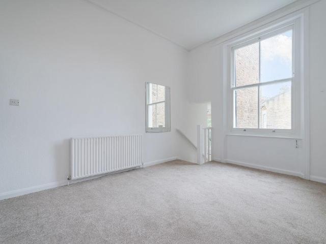 Flat for sale in Kensal Town, Greater London