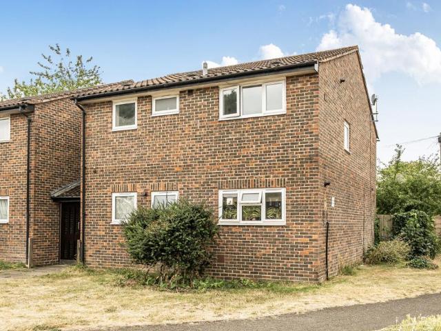Flat for sale in Ashley Park, Surrey
