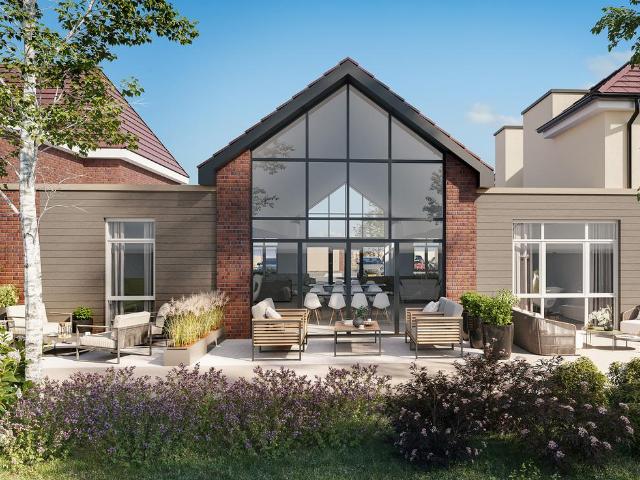 Flat for sale in Landywood, Great Chatwell