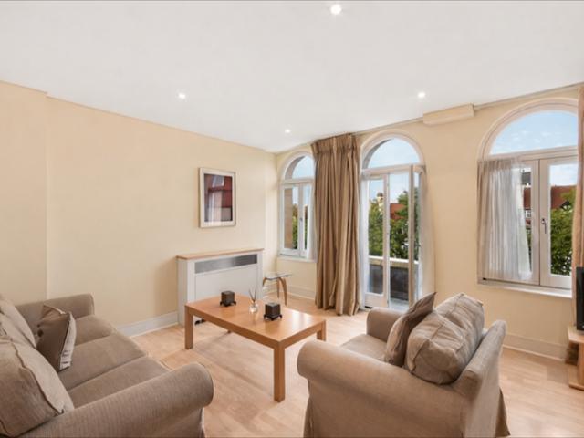 Flat for sale in St. John's Wood, Greater London