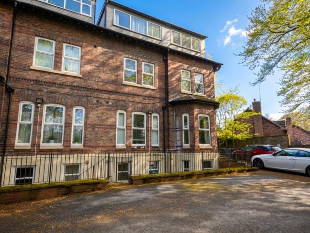 Flat for sale in Sedgley Park, Bury