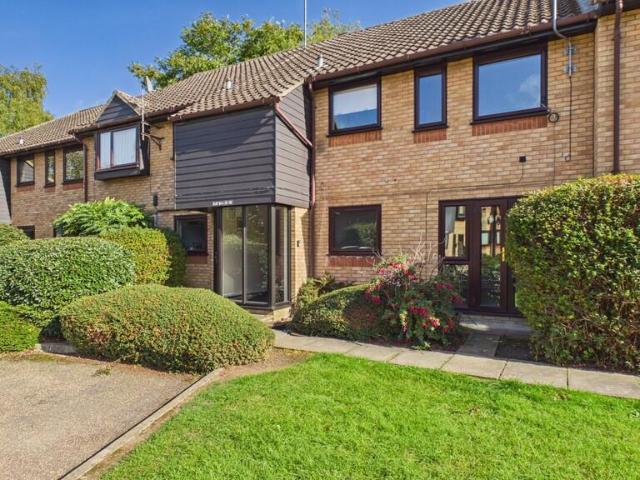 Flat for sale in Mildenhall Road Estate, West Suffolk