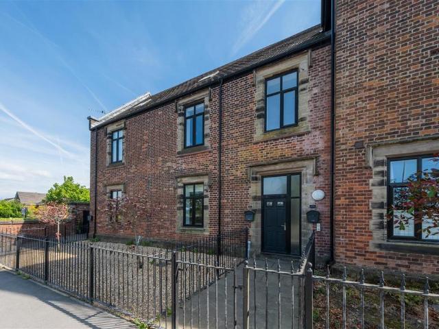 Flat for sale in Oakmere, Delamere