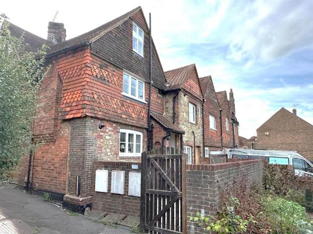 Flat for sale in Haslemere, Waverley