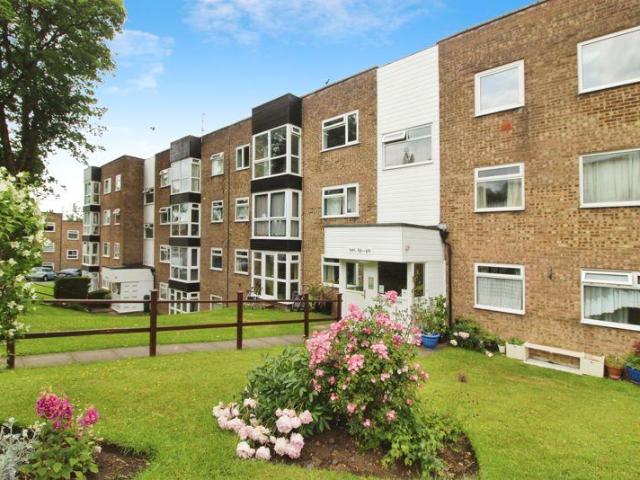 Flat for sale in Heaton Park, Bury