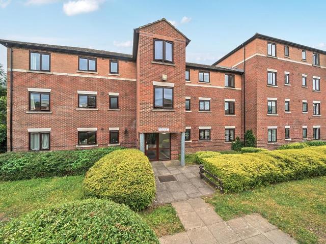 Flat for sale in Greater London