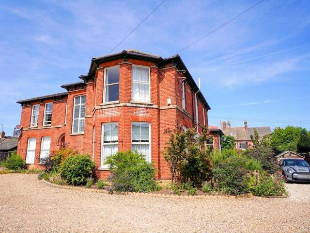 Flat for sale in Comers, Norfolk