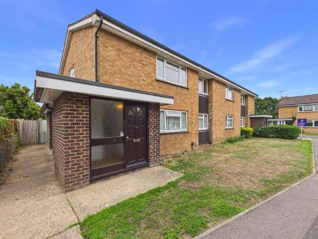Flat for sale in Chichester