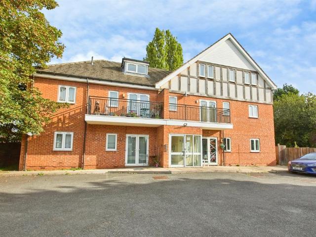 Flat for sale in Burton upon Trent, East Staffordshire