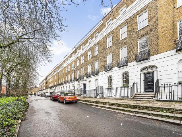 Flat for sale in Highbury, Greater London