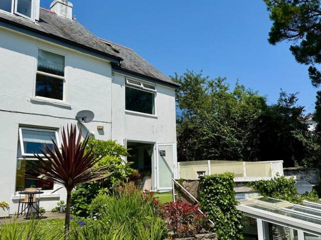 Flat for sale in Strode, Devon