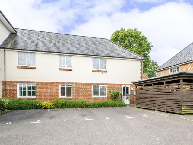 Flat for sale in Uckfield, Cross In Hand