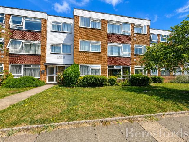 Flat for sale in Hornchurch, Greater London