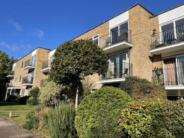 Flat for sale in King's Walden, Hertfordshire