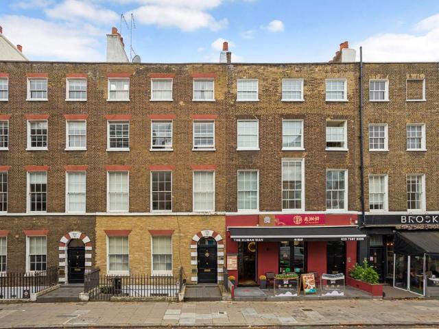 Flat for sale in Fitzrovia, Greater London