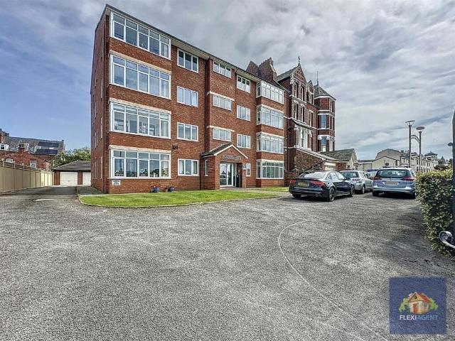Flat for sale in Southport, Sefton