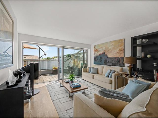 Flat for sale in London Borough of Islington, Greater London